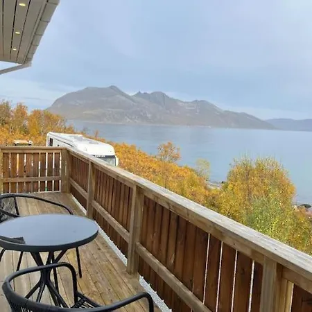 Beautiful House With A Unique And Spectacular View 别墅 Kvaloya