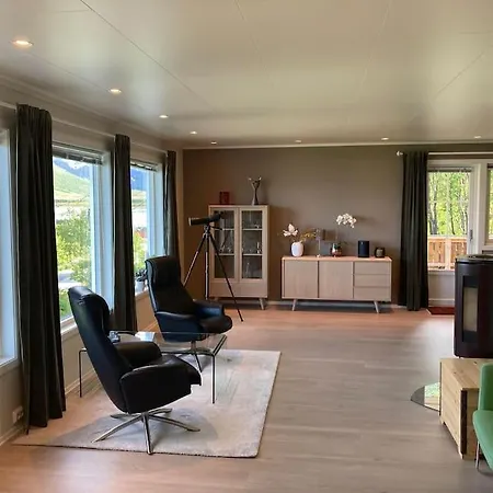 Beautiful House With A Unique And Spectacular View Kvaloya
